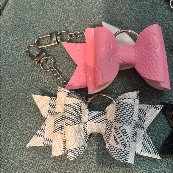 Colorful Bow Keychains Set - Picture 2 of 4